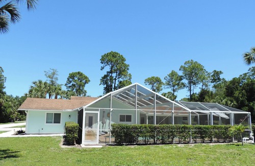 Rural Estates House | 4-bedroom house in brilliant Naples with AC, WiFi