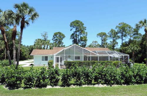 Rural Estates House | 4-bedroom house in brilliant Naples with AC, WiFi