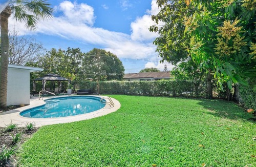 Margate House | 4-bedroom house in enchanting Margate with AC, WiFi & more.