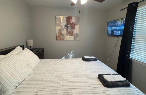 Charlotte Villa | 4 Bedroom Townhome - New 2026