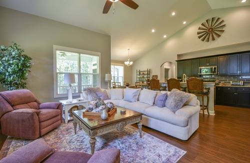 Terrell House | 4 BR, 3 BATH HOME on LKN! DOG FRIENDLY CLOSE TO EVERYTHING BUT AWAY FROM IT ALL!