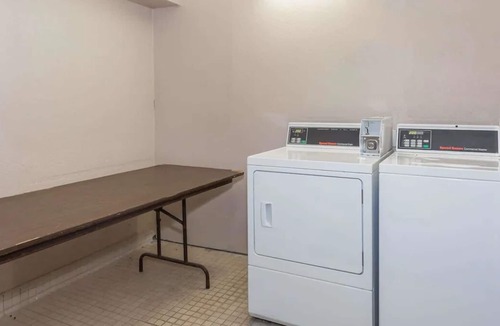 Tallahassee House | 4 Budget-Friendly Units, Free Parking, Near Florida A&M and Florida State