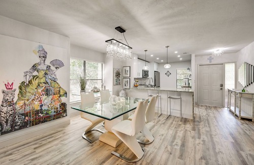 Palm River Estates Condo | 4 Mi to Beach! Naples Snowbird Nest w/Pool Access
