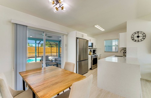 Port Charlotte House | 4 Mi to Beach! Sleek Getaway in Port Charlotte