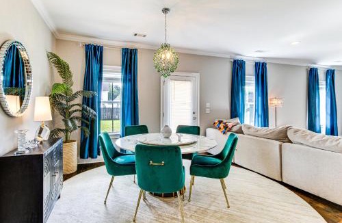 Dothan House | 4 Mi to Dtwn Stylish Home with Large Yard in Dothan