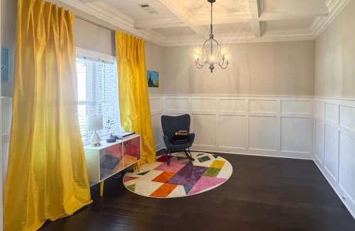 Dothan House | 4 Mi to Dtwn Stylish Home with Large Yard in Dothan