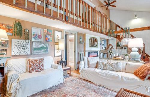 Robbinsville House | 4 Mi to Lake Santeetlah: Cabin w/Deck & Views