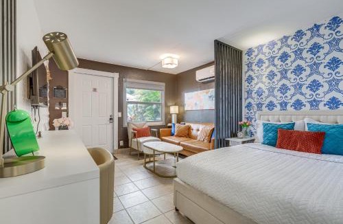Southwest House | 4 Mi to Palm Beach: Cozy Cottage w/Patio
