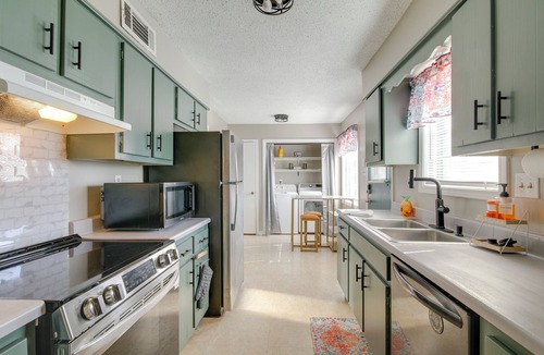 Ellendale Cottage | 4 Mi to Shelby Farms Park: Memphis Home w/Patio!