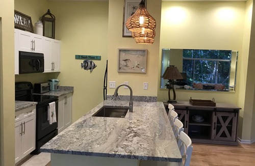 Wabasso Beach Condo | 4 min bike ride to beach from our sunny, quiet condo in Sea Oaks Beach & Tennis