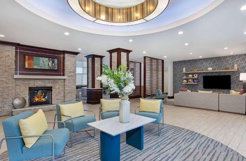 Sandy Springs Hotel | 4 Units with Pool Access & Breakfast included near Downtown Atlanta