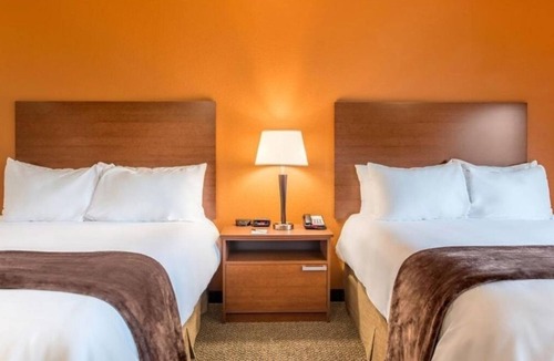 Lebanon Hotel | 4 Work-Friendly Rooms w/Kitchenette Perfect for Extended Stays