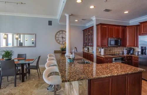 Pensacola Beach Condo | 40% off 2 or 3 night stays from Fri Sept 26 to Thur Oct 1st