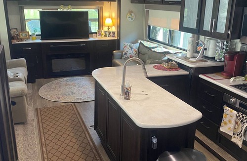 Elizabethton RV Rental | 42’ 5th wheel on the beautiful Watauga River in Elizabethton, TN
