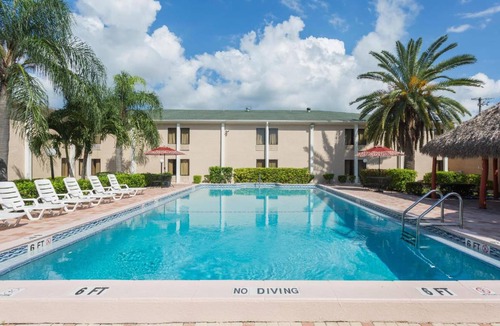 Fort Myers Hotel | 42 m² Hotel ∙ 127 guests