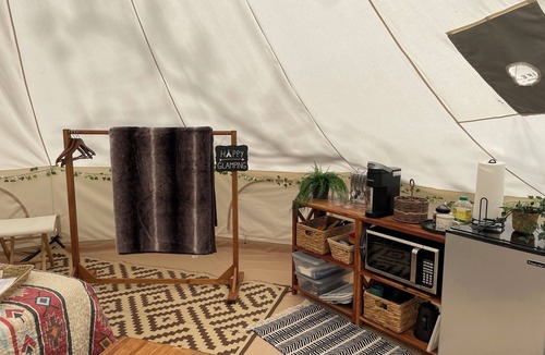Cranberry Falls RV Rental | 4200ft Luxury Stargazing Glamping Haven, Ultra-Private, Near BRP