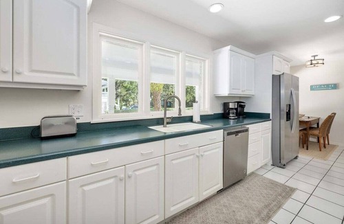 East Beach House | 4203 10th Street - East Beach