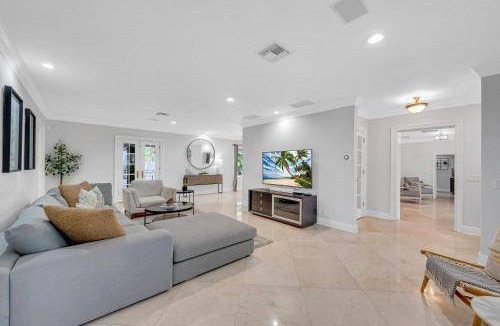 Harbor Beach House | 423 m² House ∙ 1 bedroom ∙ 12 guests