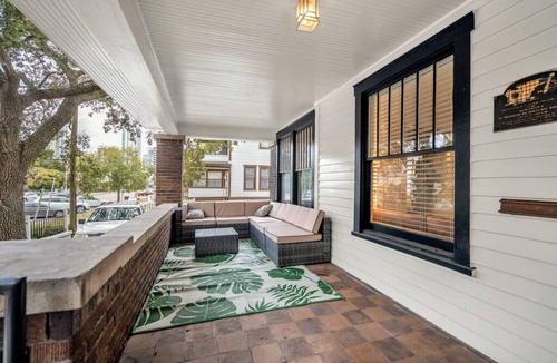 Downtown St. Petersburg House | 436 WHOLE PROPERTY · Downtown Historic District Estate (Home + Cottage)