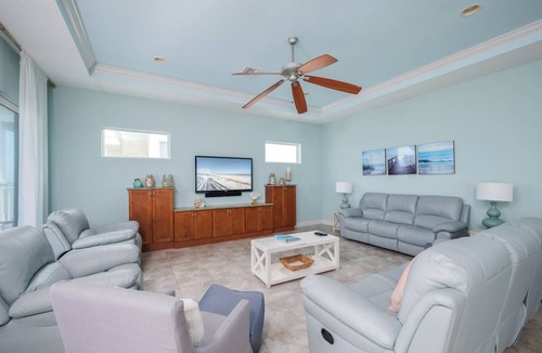 Palm Coast House | 454 m² House ∙ 8 bedrooms ∙ 10 guests