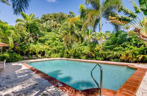 Sunshine Park House | 465 m² House ∙ 4 bedrooms ∙ 8 guests