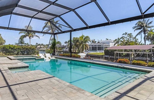 Pelican House | 485 m² House ∙ 3 bedrooms ∙ 8 guests