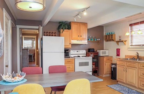 Port St. Joe House | ☀️4BR-1 Block from Beach-Pet Friendly-Sea Hook☀️