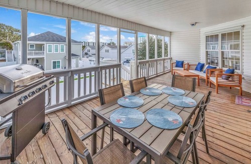 Crescent Beach House | 4BR Home Pool Dog Friendly Short Beach Walk