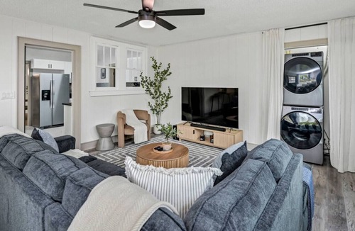 Columbia House | 4BR Retreat w/Game Shed | Near Downtown