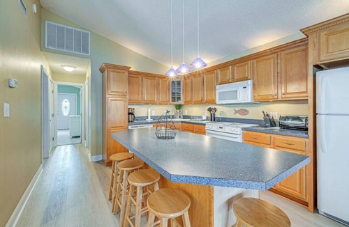 Chocowinity House | 4BR Riverfront House w/Private Boat Dock