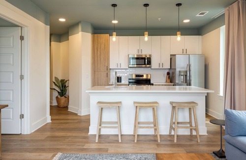 12 South Condo | 4BR Suite + Balcony + Rooftop | 12 South Top-Rated Hotel | The Gilmore