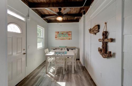 River Ridge Estates House | 5 bed 4 bath pool table fire pit walk to beach