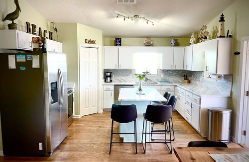 Alligator Point House | 5 Bedroom Beach House Slps 12 - Private Beach - Shells - Fishing -Screened porch