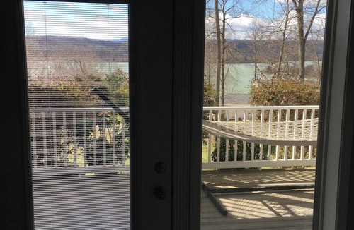 La Follette House | 5 BR 4.5 BA with a Stunning Lake View and Boat Slip