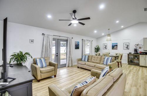 Holly Hill House | 5 Mi to Beach & Main St Pier: Quiet Family Getaway