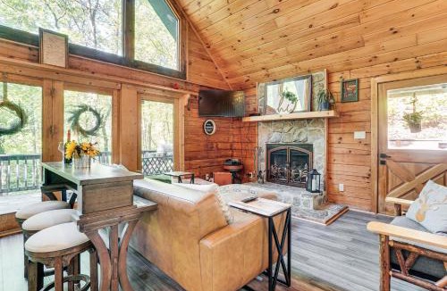 Sautee Nacoochee House | 5 Mi to Helen: Hideaway w/Deck & Grill!