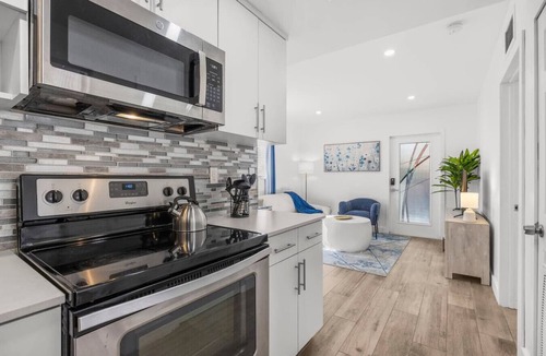 The Roads Apartment | 5 Mins to Brickell & Downtown - 2BR + Free Parking, Private Patio, Pets Ok