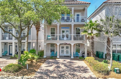 Villages of Crystal Beach House | ☛5 Minutes from the Beach★ Pool/Hot Tub★ Stocked☚