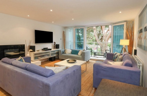 Sandbanks Cottage | 5 Red Sails