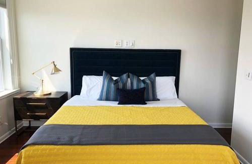 Pleasant Street Apartment | 5-star Luxury Apartment - Atop the Seagle Building