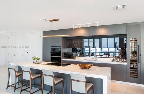 Downtown Miami Condo | 5 Star Luxury Condo in Miami with Resort-style Amenities!