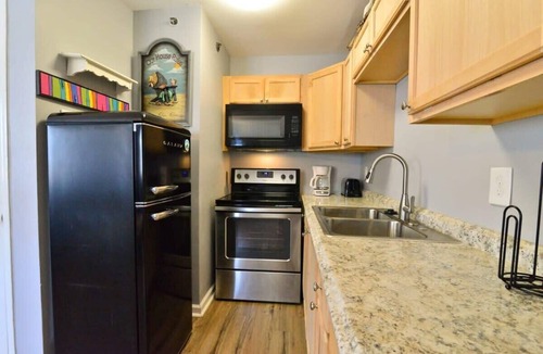 North Myrtle Beach Condo | 50 Steps to Cherry Grove Beach with Pool Grill