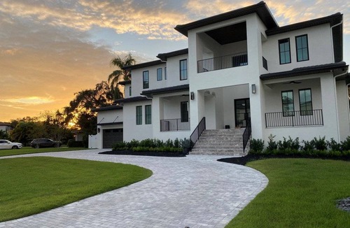 Sunset Park House | 520 m² House ∙ 5 bedrooms ∙ 16 guests