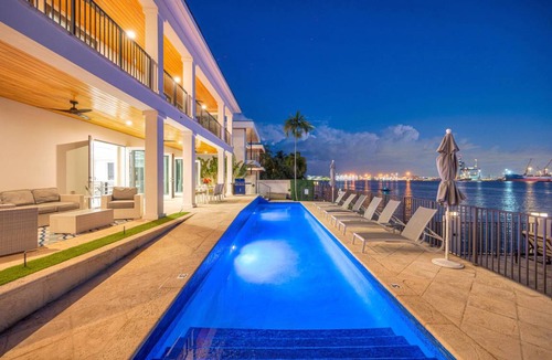 Harbour Inlet House | 520 m² House ∙ 6 bedrooms ∙ 12 guests