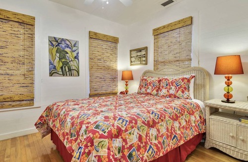 Historic Seaport House | 56 m² House ∙ 2 bedrooms ∙ 4 guests