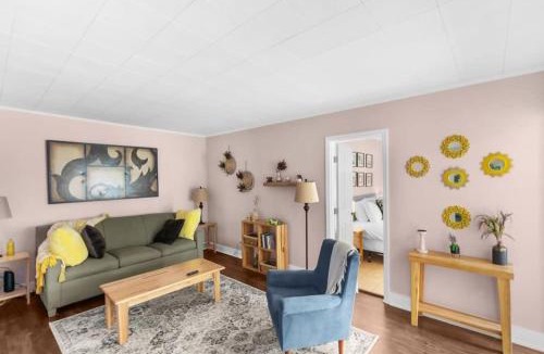 Shannon House | 57th Blushing Bungalow