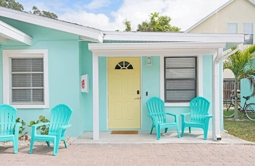 Safety Harbor Apartment | 5B Newly Renovated Studio at Coastal Cottages!