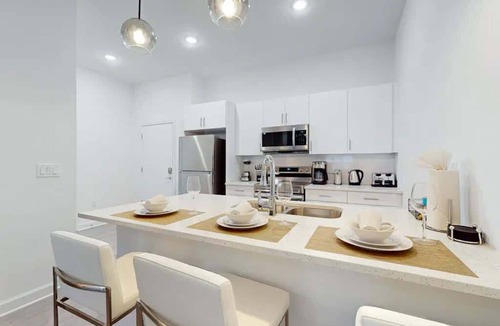 Loughman House | 5BR Retreat w/Private Pool Near Disney & More!
