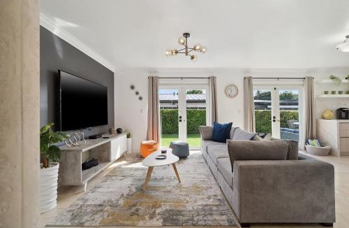 Coral Terrace House | 6-BD 3-BA Dreamy Vacation Retreat in Coral Terrace