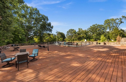 Bowling Green House | 6 bedroom 5 bath dream escape with over 4600 square feet!